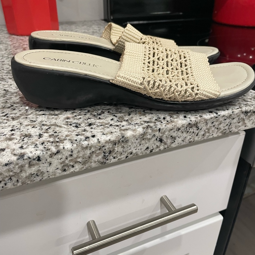Cream Color Sandals - Picture 2 of 5